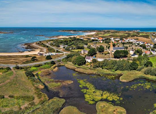 guernsey/brecqhou/attraction/vale-pond