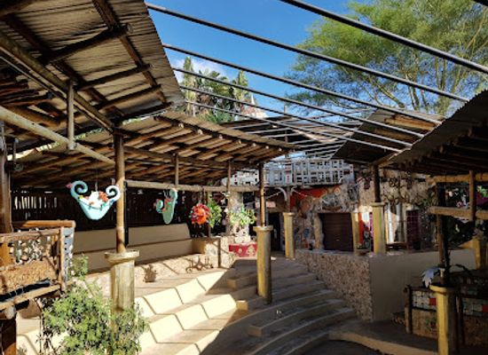 eswatini/mlilwane-wildlife-sanctuary/attraction/house-on-fire-malandelas-restaurant