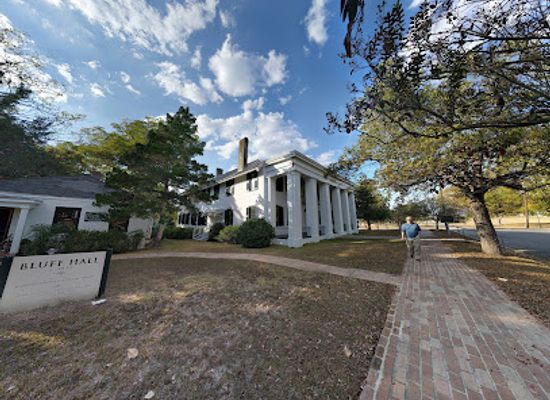 alabama/prairie-belt/attraction/bluff-hall