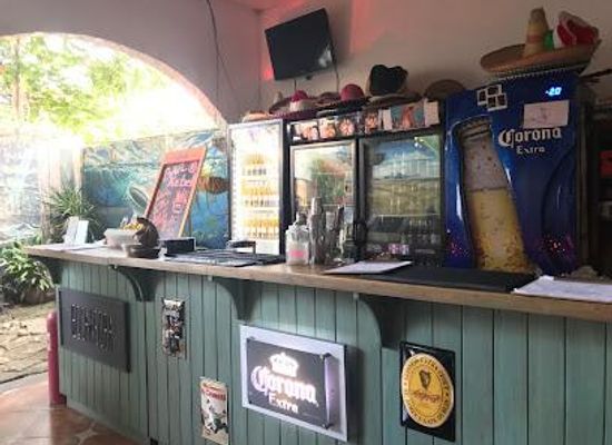 mexico/cancun/attraction/hunter-bar-cancun