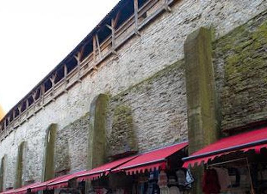 estonia/raplamaa/attraction/hellemann-tower-and-town-wall-walkway
