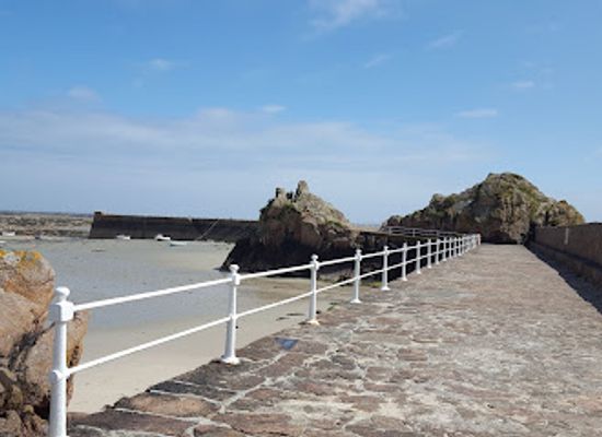 jersey/rozel-bay/attraction/la-rocque-harbour