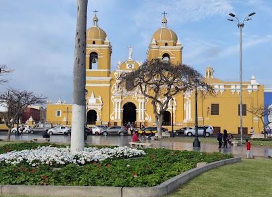 peru/trujillo/attraction/plaza-de-armas-of-trujillo