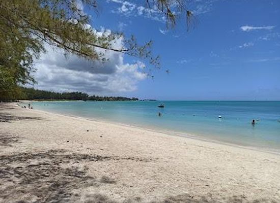 mauritius/grand-gaube/attraction/mon-choisy-public-beach