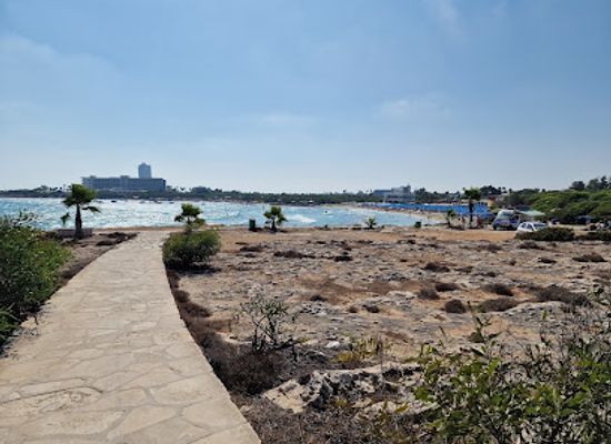 cyprus/nissi-beach/attraction/nissi-landa-beach-promenade