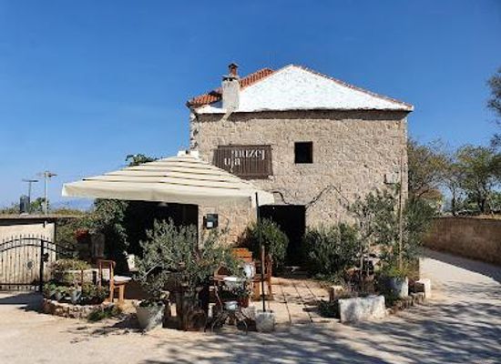 croatia/hvar/attraction/olive-oil-museum