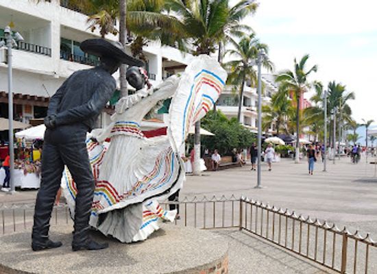 mexico/puerto-vallarta/zona-romantica/attraction/vallarta-dancers