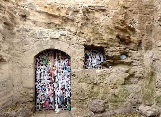 cyprus/kato-paphos/attraction/agia-solomoni-catacomb