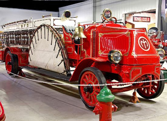 arizona/red-rock-country/attraction/hall-of-flame-fire-museum