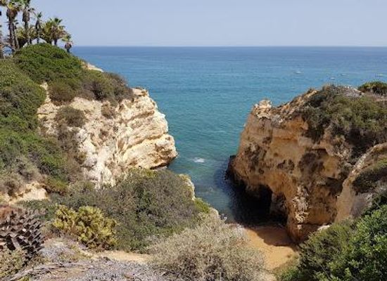portugal/vilamoura/attraction/praia-das-escaleiras