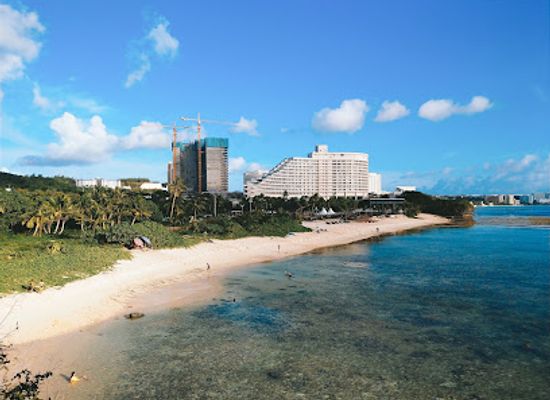 guam/tamuning-beach/attraction/gongna-beach-gun-emplacement