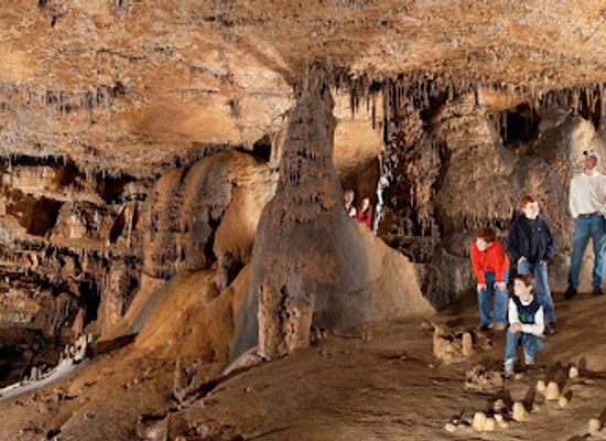 indiana/the-tipton-till-plain/attraction/marengo-cave-u-s-national-landmark