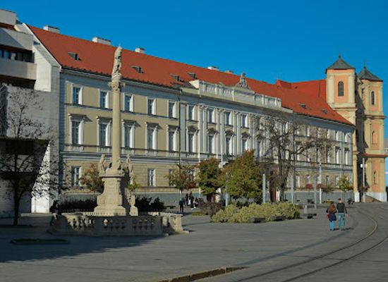 slovakia/bratislava-region/attraction/historic-building-of-the-national-council-of-the-slovak-republic-zupny-dom