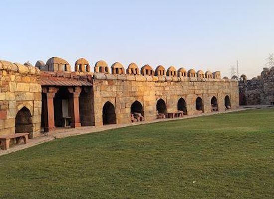 india/delhi/attraction/tughlakabad-fort-delhi