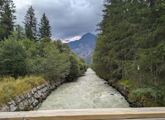 france/chamonix-mont-blanc/attraction/point-de-vue-sur-l-arveyron