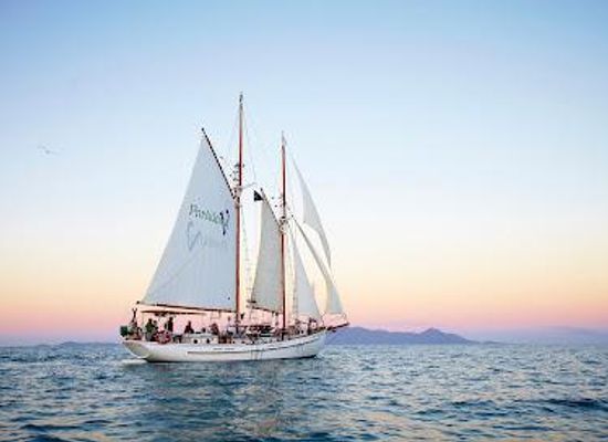 australia/airlie-beach/attraction/providence-whitsunday-sailing