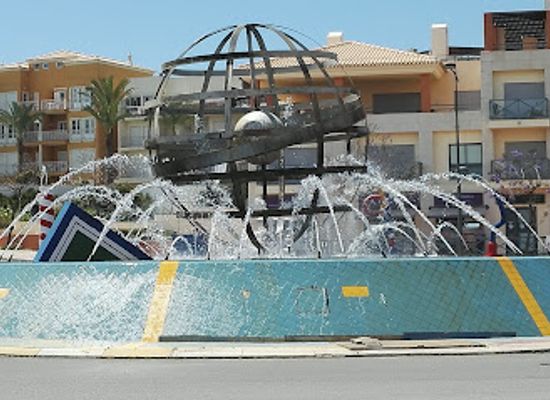 portugal/algarve/attraction/globe-roundabout