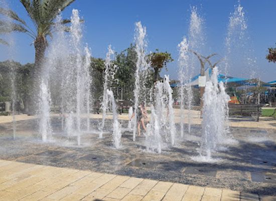 israel/zikhron-ya-akov/attraction/hamoshava-park