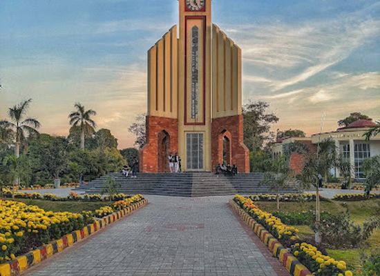 pakistan/faisalabad/attraction/uaf-clock-tower