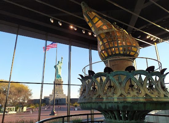 new-york/new-york-metropolitan-area/attraction/statue-of-liberty