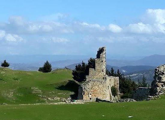 albania/berat/attraction/kanina-castle