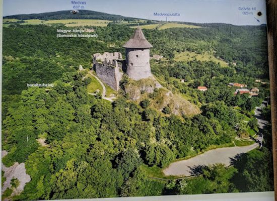 hungary/salgotarjan/attraction/somoskoi-vadaspark