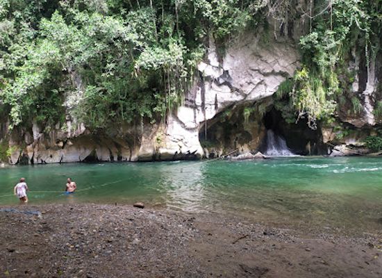 colombia/narino/attraction/reserva-natural-canon-del-rio-claro