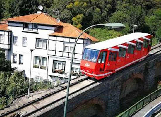 spain/bilbao/attraction/furnicular-bottom-station