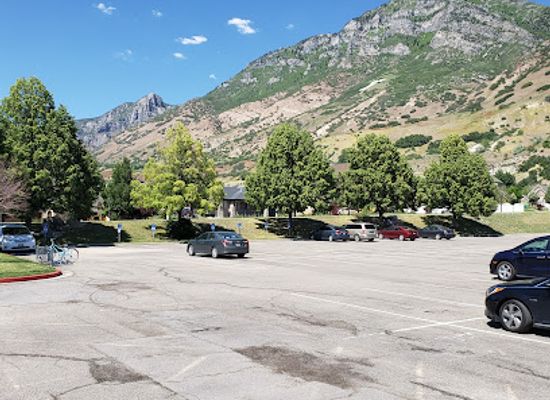 utah/uinta-wasatch-cache-national-forest/attraction/seven-peaks-water-park-provo