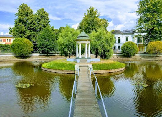 latvia/liepaja/attraction/swan-pond