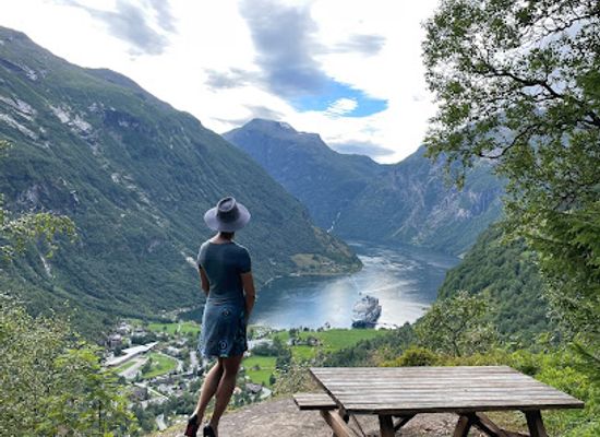 norway/geirangerfjord/attraction/henjes-utsikten