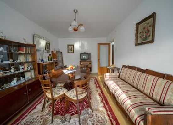 romania/bucharest/attraction/ferestroika