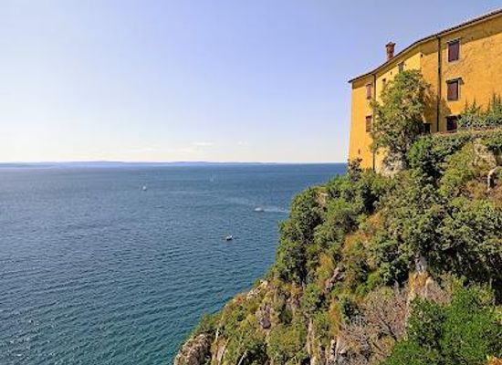 slovenia/piran/attraction/duino-castle-devinski-grad