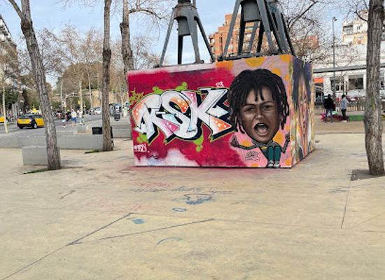 spain/barcelona/poble-sec/attraction/cubo-de-poblesec