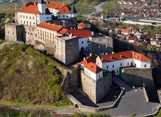 ukraine/mukachevo/attraction/palanok-castle