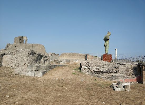 italy/pompeii/amphitheatre-of-pompeii/attraction/temple-of-venus