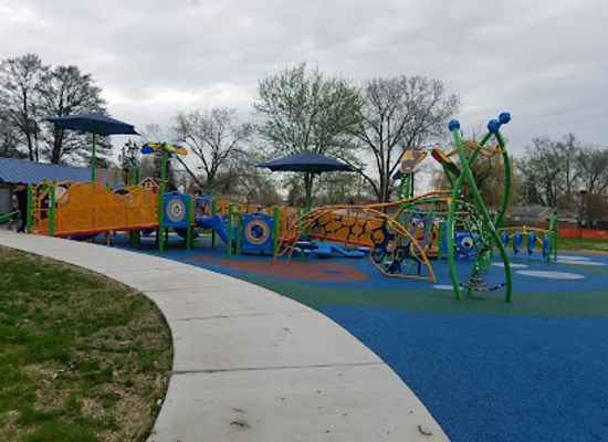 illinois/oak-lawn/attraction/columbus-manor-park