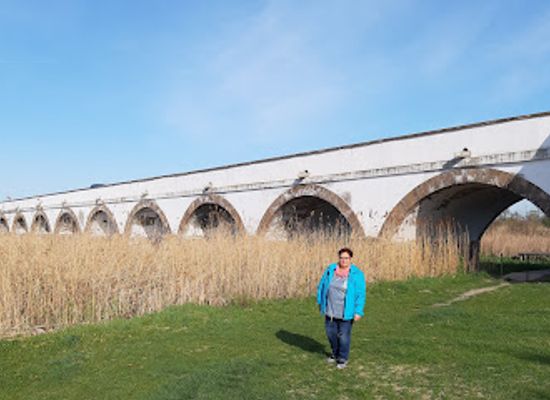 hungary/hortobagy/attraction/nine-hole-bridge