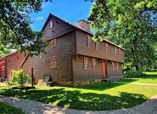 connecticut/hartford-county/attraction/stanley-whitman-house