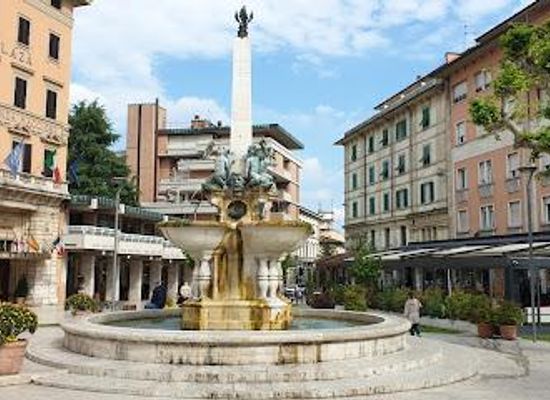 italy/tuscany/attraction/montecatini-terme