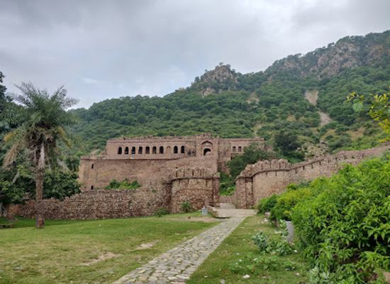 india/eastern-india/attraction/bhangarh-fort