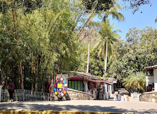 mexico/western-mexico/attraction/cuale-island-flea-market