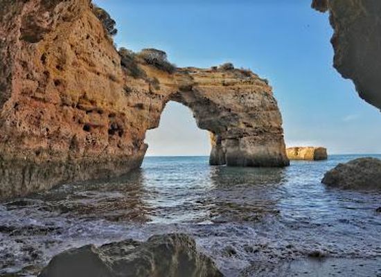 portugal/faro/attraction/albandeira-beach