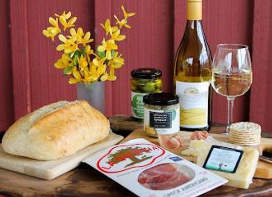 west-virginia/eastern-panhandle/attraction/sunset-hills-vineyard