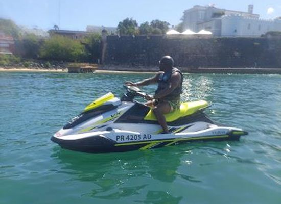 puerto-rico/bayamon-region/attraction/wow-surfing-school-jet-ski