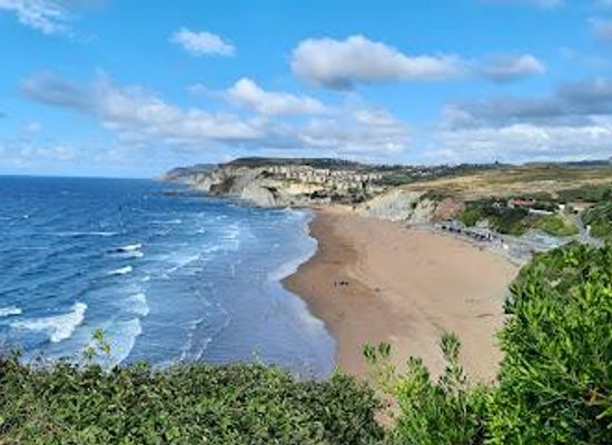 spain/basque-country/attraction/playa-de-sopelana