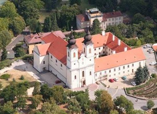 hungary/veszprem/attraction/tihanyi-bences-apatsag