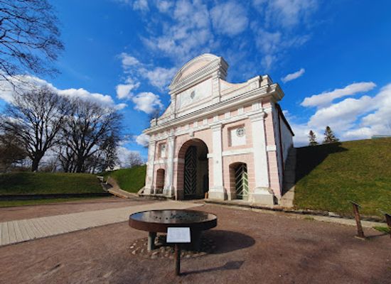 estonia/parnu/attraction/parnu-private-tours-alguspunkt-meeting-point