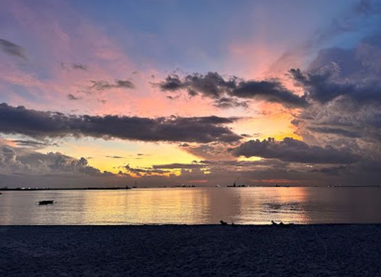 philippines/manila/attraction/manila-baywalk-mandamus-beach
