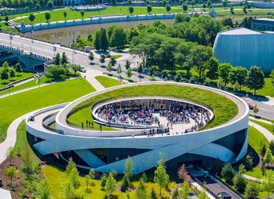 nebraska/columbus/attraction/national-veterans-memorial-and-museum